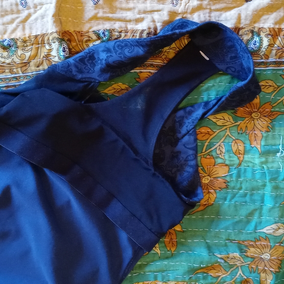 Lululemon Blue Paisley Work out Tank - Picture 7 of 9